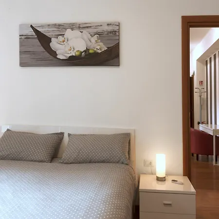Apartment Bright New House Near Navigli District