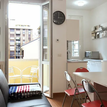 Apartment Bright New House Near Navigli District *